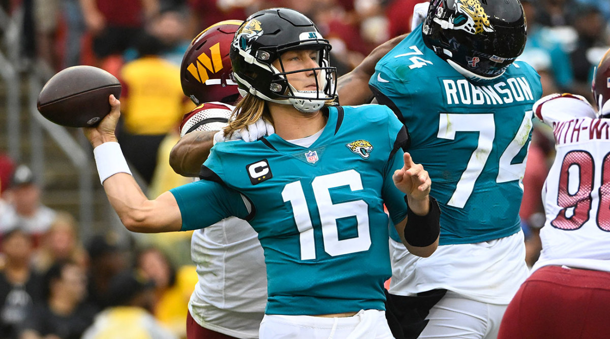 Trevor Lawrence throws a pass in Week 1 against the Commanders.